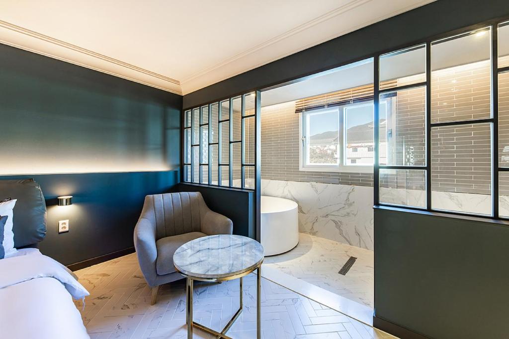 Posezení v ubytování Brown Dot Hotel Gyeongju