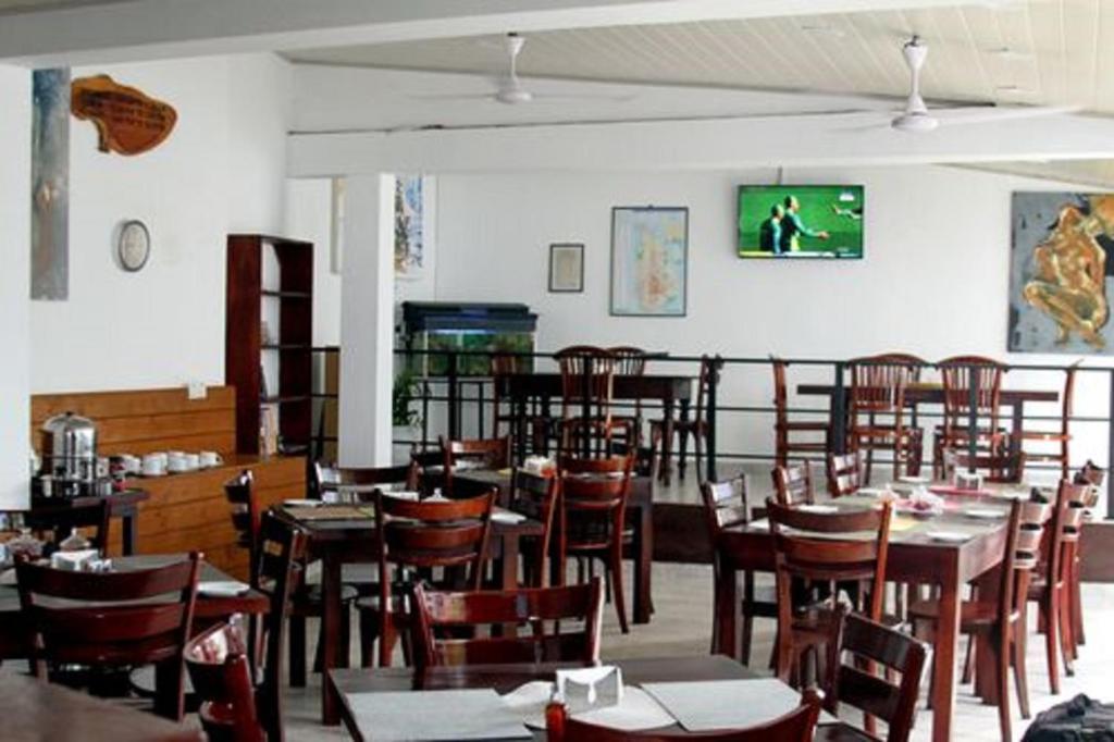 Restaurace v ubytování Happy Night Holiday Inn