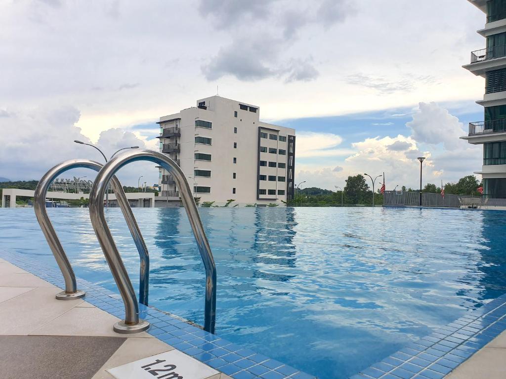 Bazén v ubytování Ipoh Meru Casa Kayangan by BeeStay nebo v jeho okolí
