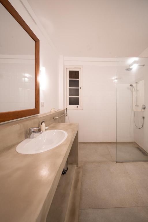 De Saram House by Geoffrey Bawa - 9