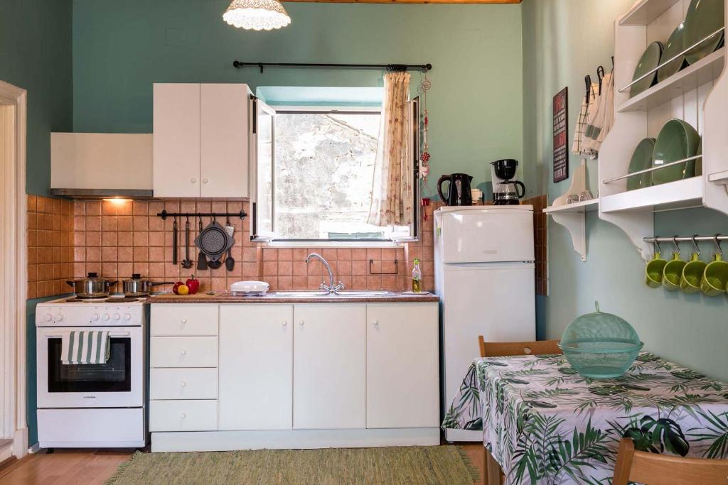 St Spyridon Cosy Apartment by Konnect, Old Corfu Town - 6