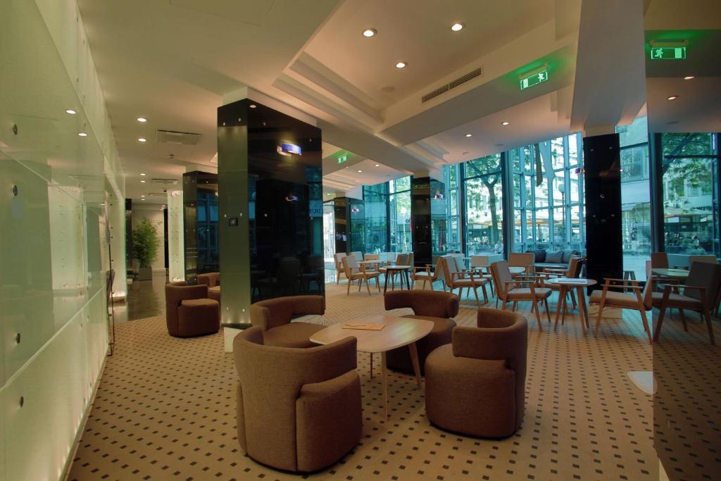 Uma área de estar em Hotel Dubrovnik
