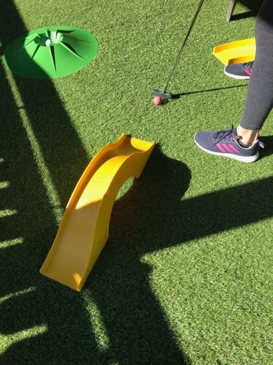 Golf pri dovolenkovom dome alebo okolí