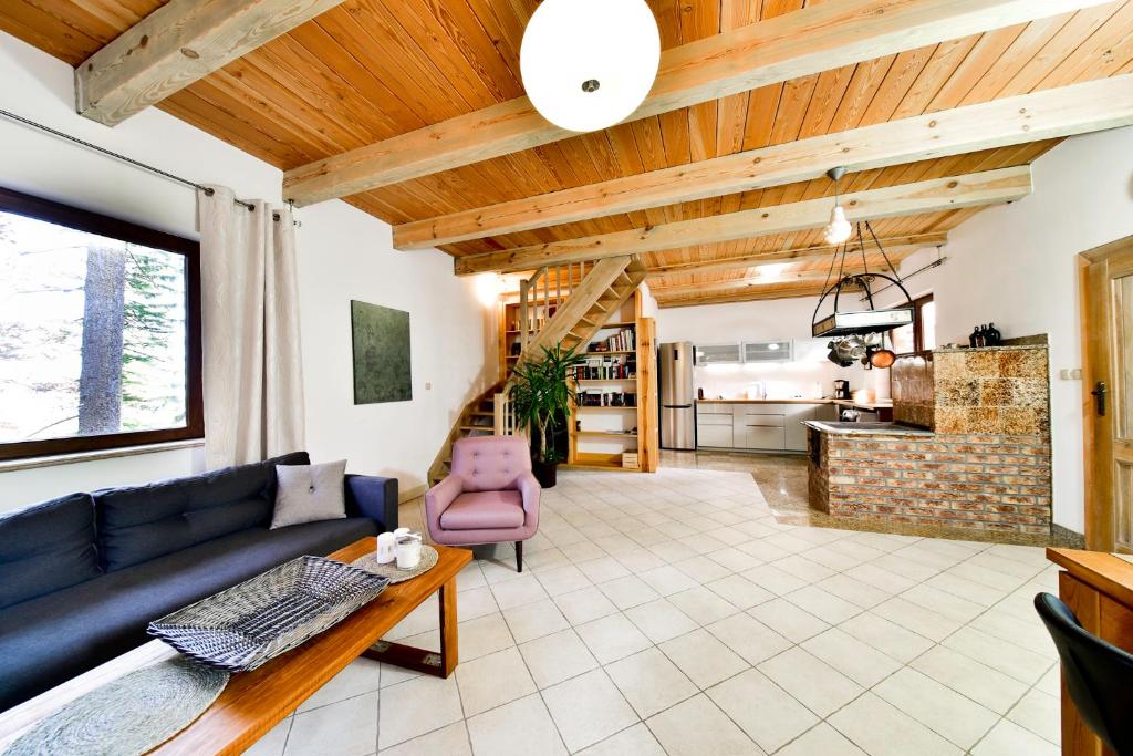 Posedenie v ubytovaní Leśny Domek koło Karpacza - Apartamentuj