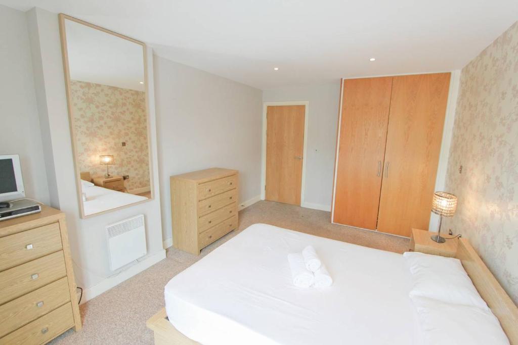 City Centre One Bedroom Apartment- Hopewell