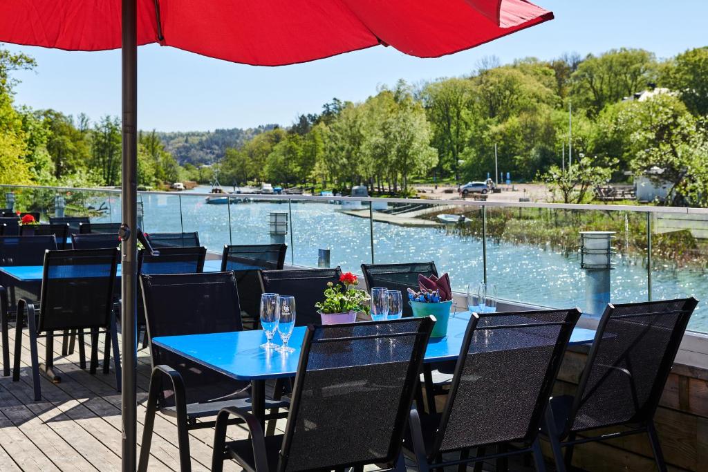 Výhled na řeku, která protéká v blízkosti hotelu