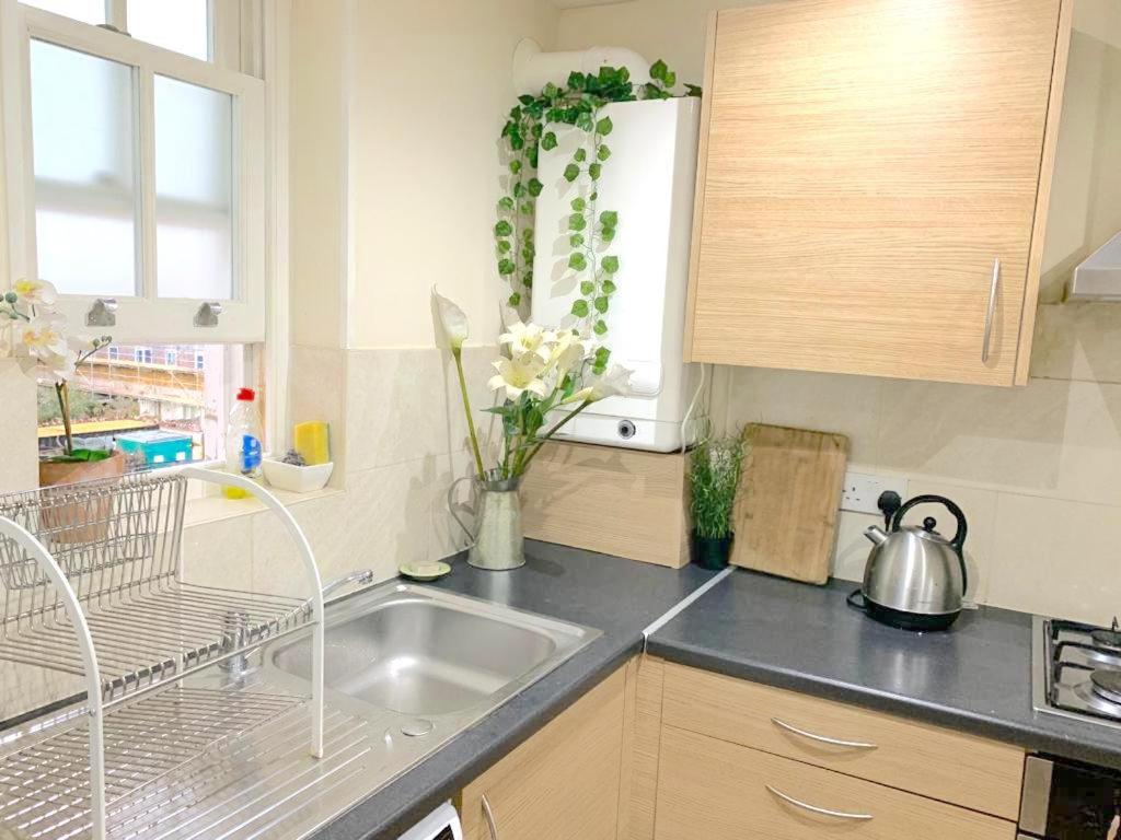 London's East End 2 Bedroom Apartment - 三居室公寓