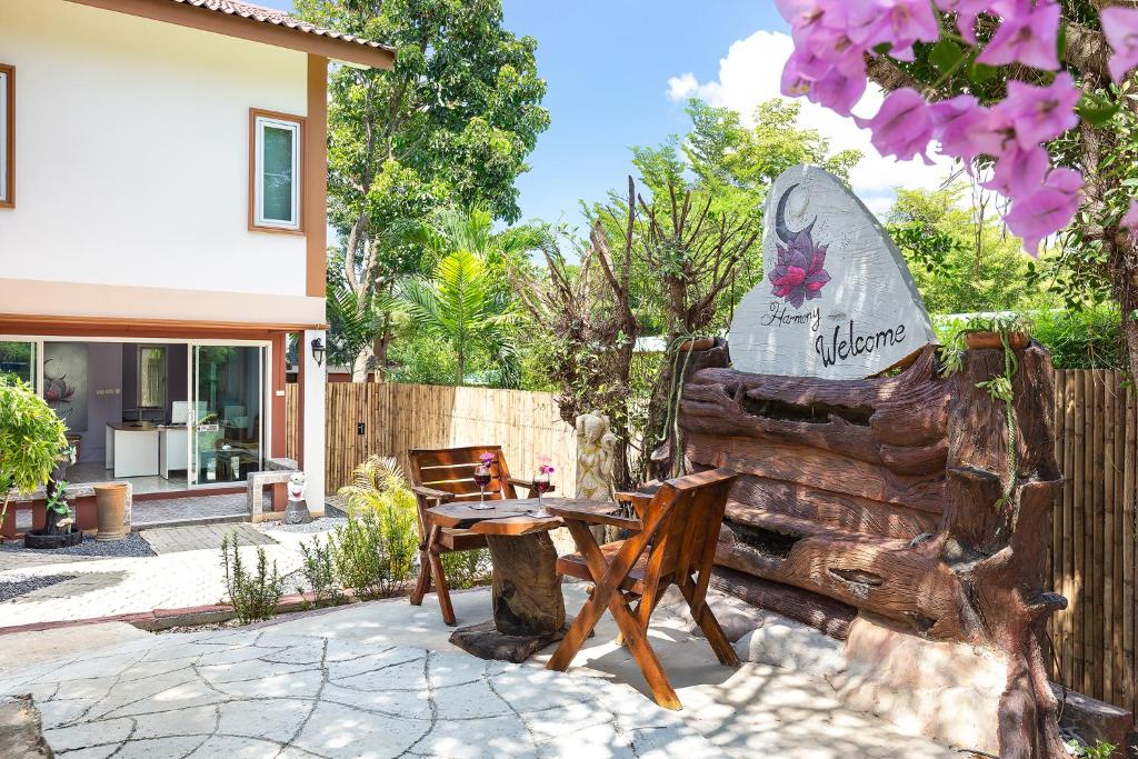 Zahrada ubytování Harmony Naturist Resort Rawai Phuket 18yr minimum age only nudist nake d FKK