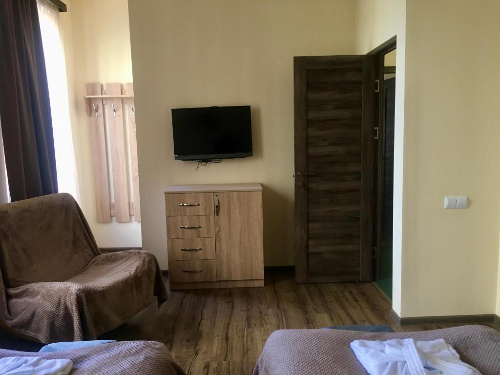 TV a/nebo společenská místnost v ubytování Guest House MARGARYAN