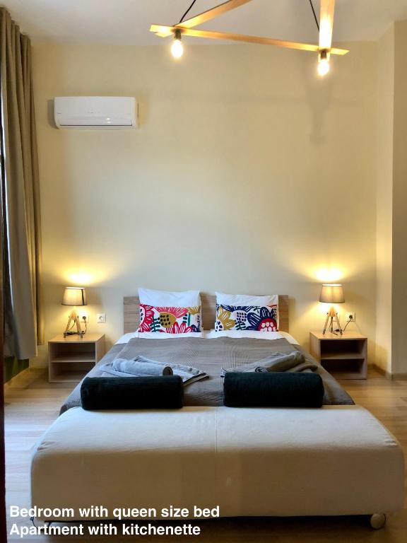SKYLER GUEST HOUSE - Apartamento De Dos Habitaciones Con Balcón