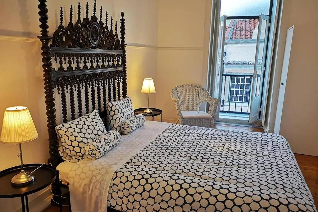 Very Central Classis Apart 3 bedrooms, Amadora, Portugal