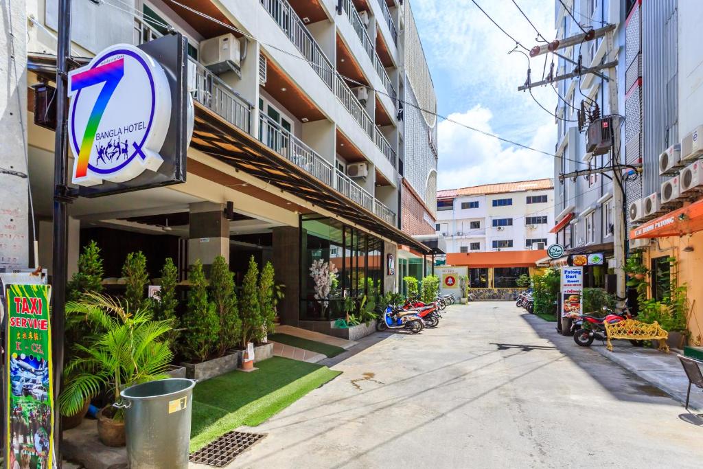 77 Bangla Hotel - Patong Phuket - Resim 6