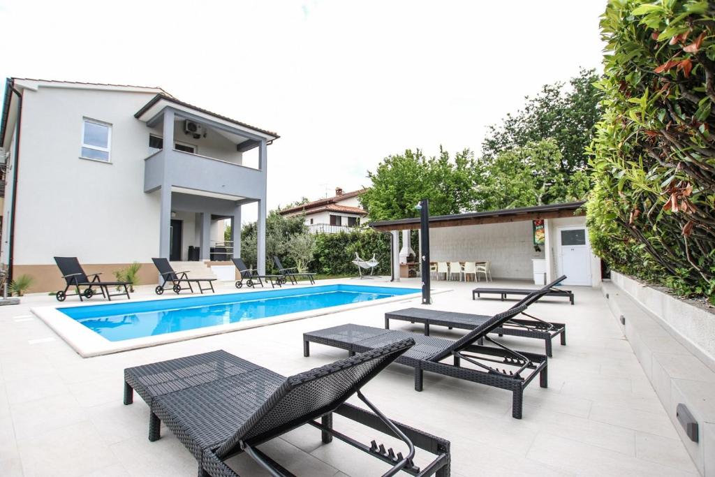 Bazén v ubytování Apart Residence Leko nebo v jeho okolí