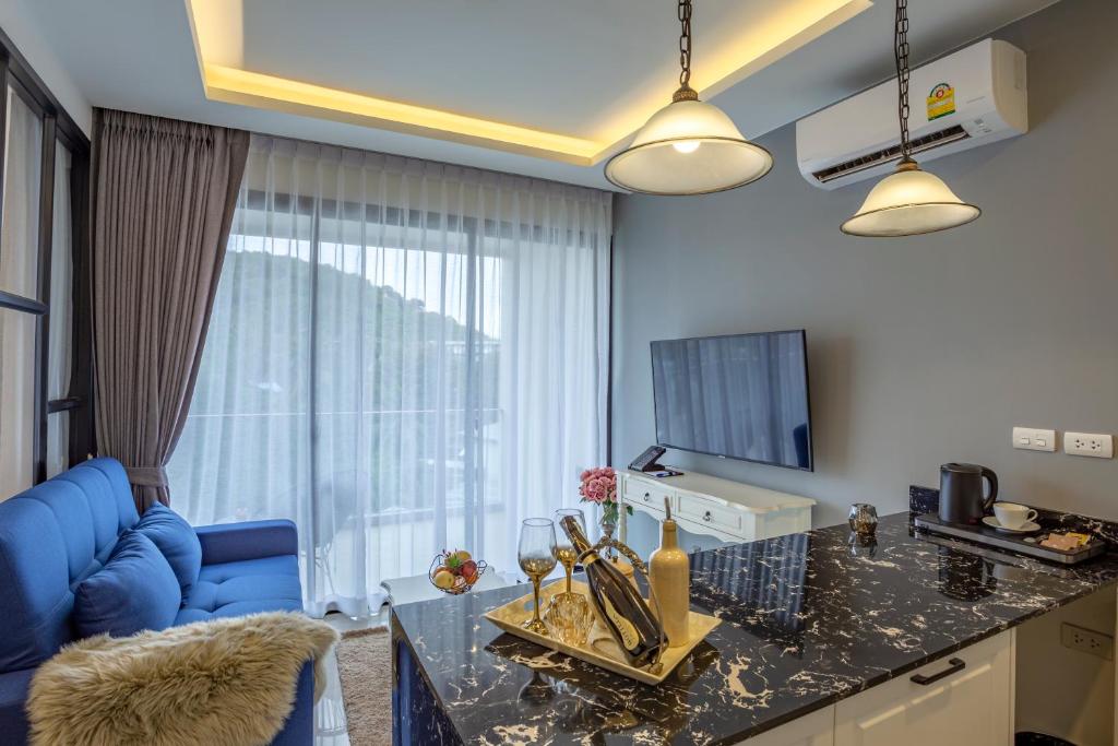Nápoje v ubytování Surin Beach Residence - Official Account