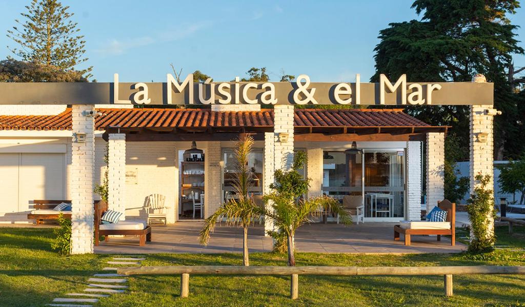 Aparthotel Música y Mar, Balneario Solís