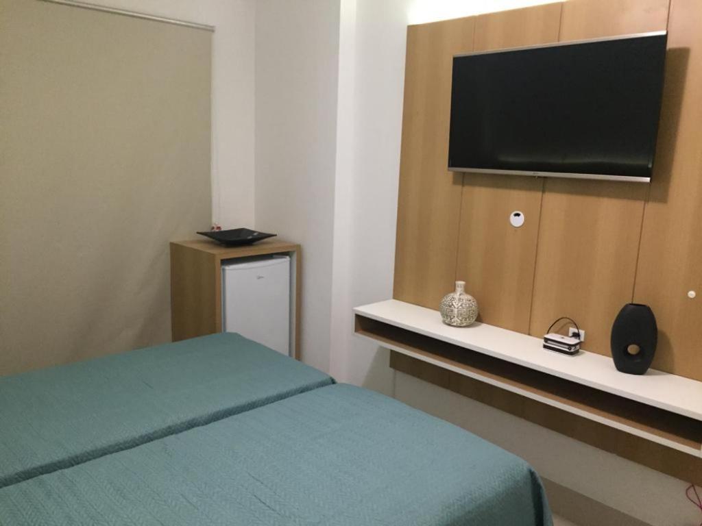  Apartamento Barra da Tijuca 2 Quartos Suítes Sala Cozinha completa e Serviço
