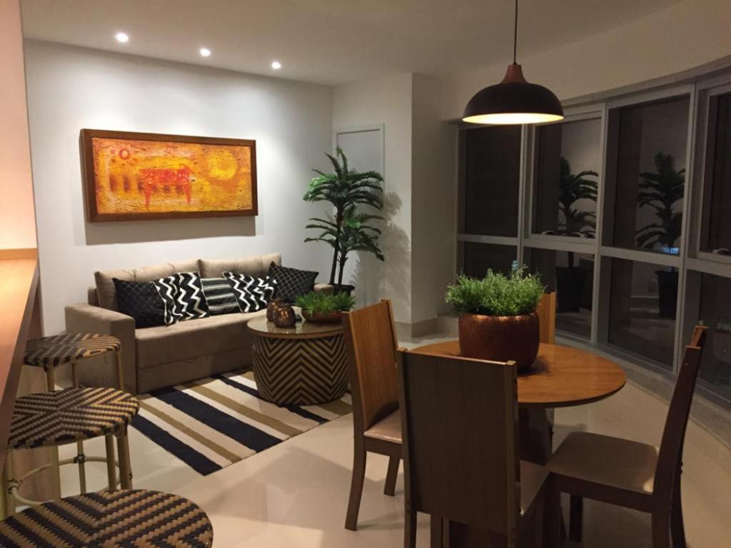  Apartamento Barra da Tijuca 2 Quartos Suítes Sala Cozinha completa e Serviço