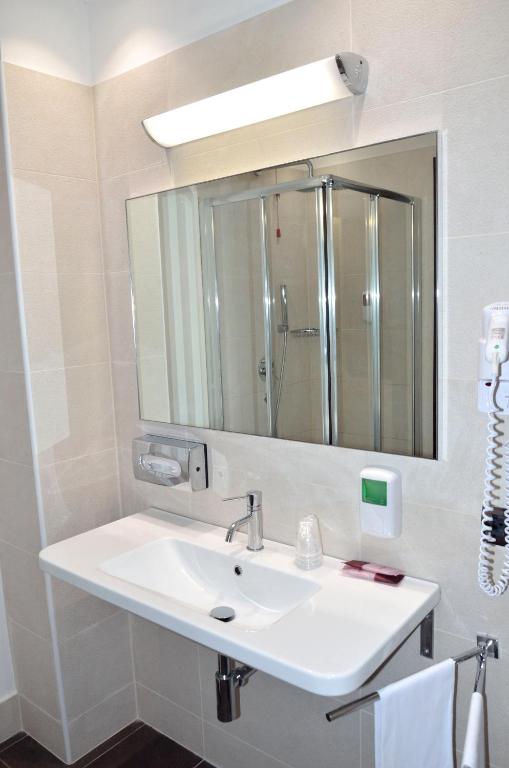 Koupelna v ubytování Hotel Testani Frosinone