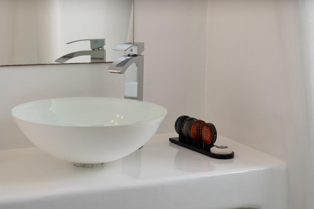 White Concept Caves - 14