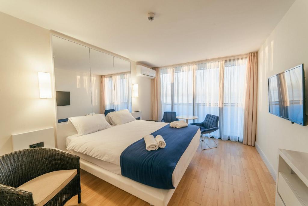 Grand City Apart-Hotel Batumi - Housity
