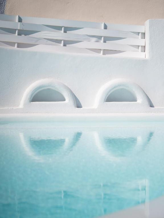 White Concept Caves - Resim 22