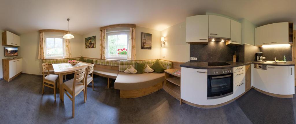 Kuchyň nebo kuchyňský kout v ubytování Haus Brigitta