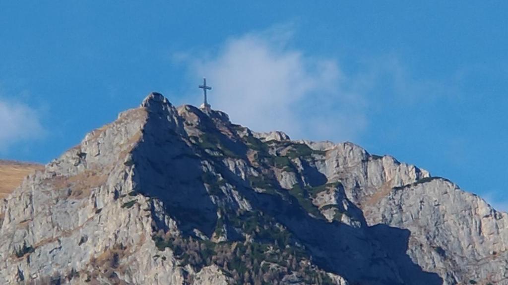 Nespecifikovaný výhled na hory nebo výhled na hory při pohledu z penzionu