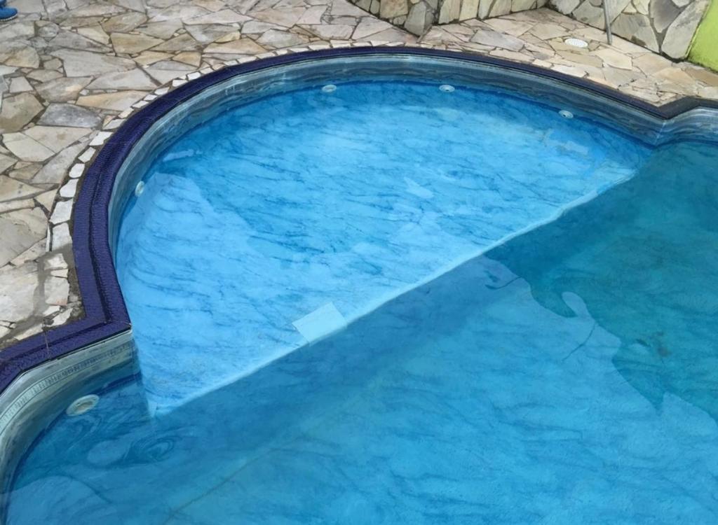  CASA COM PISCINA Á MENOS DE 100 METROS DA PRAIA