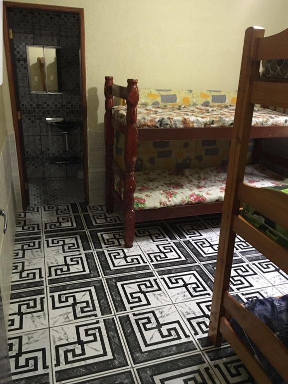  CASA COM PISCINA Á MENOS DE 100 METROS DA PRAIA