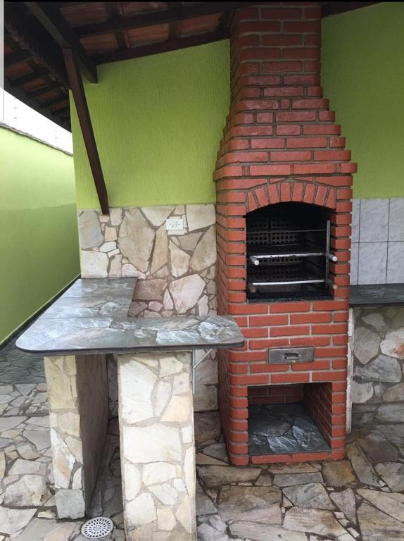  CASA COM PISCINA Á MENOS DE 100 METROS DA PRAIA