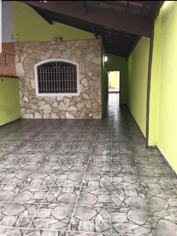  CASA COM PISCINA Á MENOS DE 100 METROS DA PRAIA