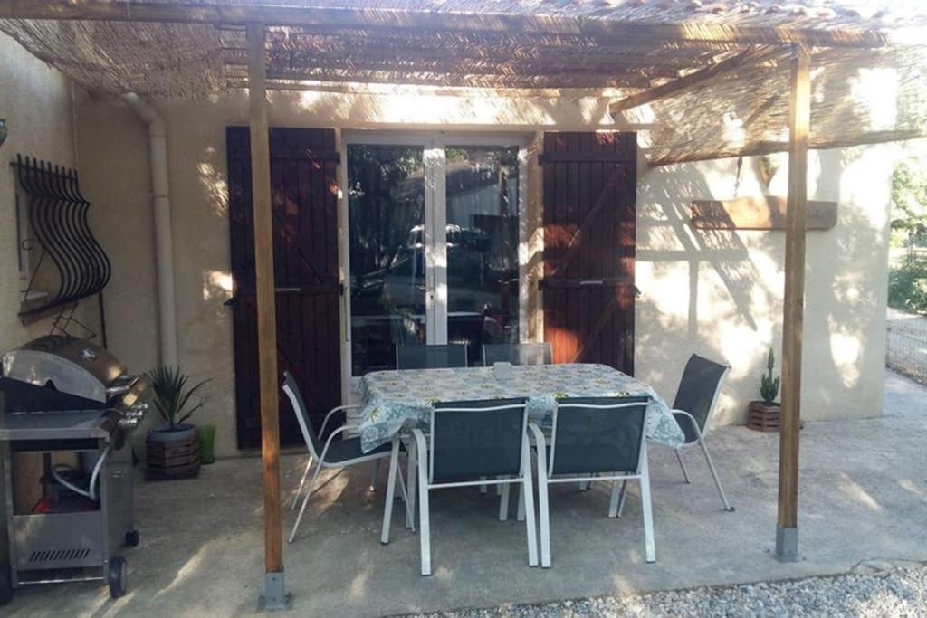 GITE LES MINOUX - Twee Slaapkamers Huis