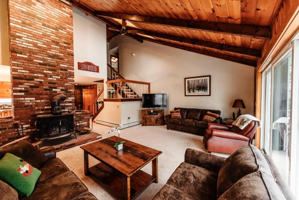 On Loon Mountain Home- 11 Beds / 5 Min Walk to Lift!, Lincoln, United States