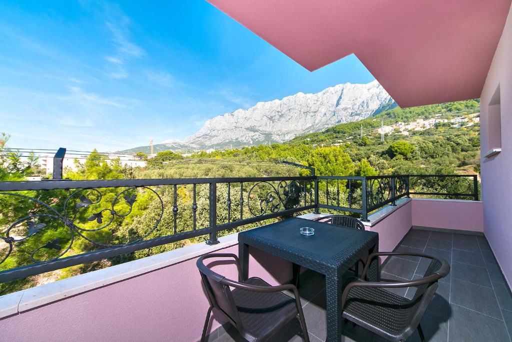 Výhľad na hory alebo výhľad na hory priamo z apartmánu