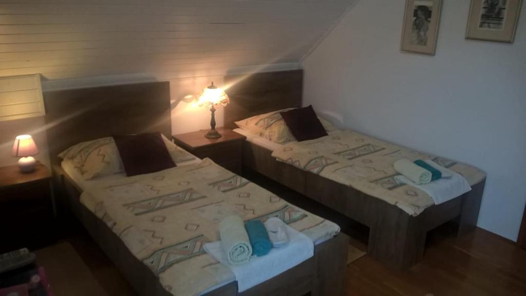 Apartment & Rooms Miboti - 11