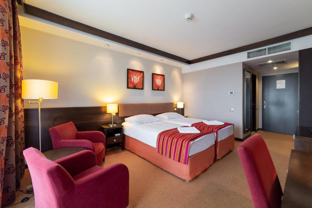 
Classic Twin Room with Wellness Access
