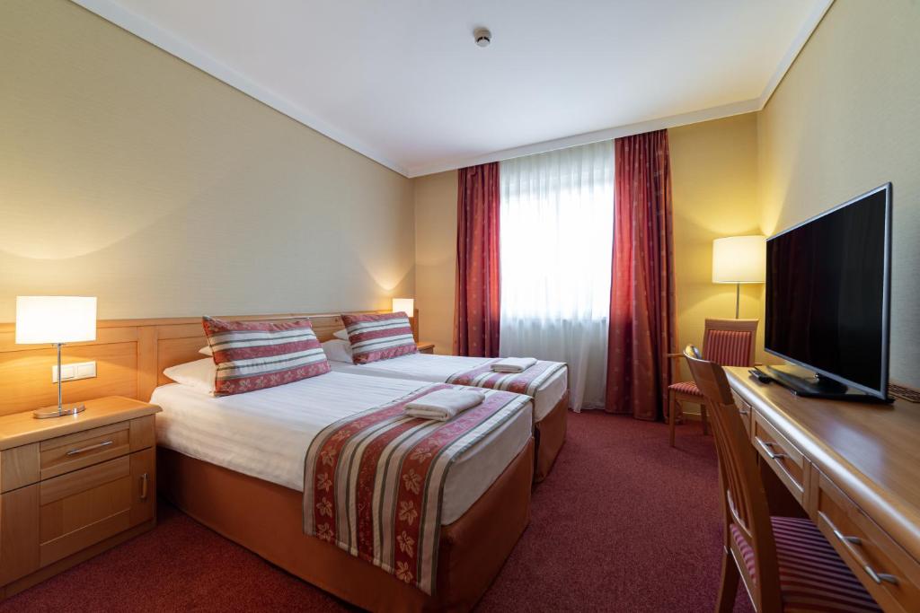 Hotel Pagony Wellness - Resim 44