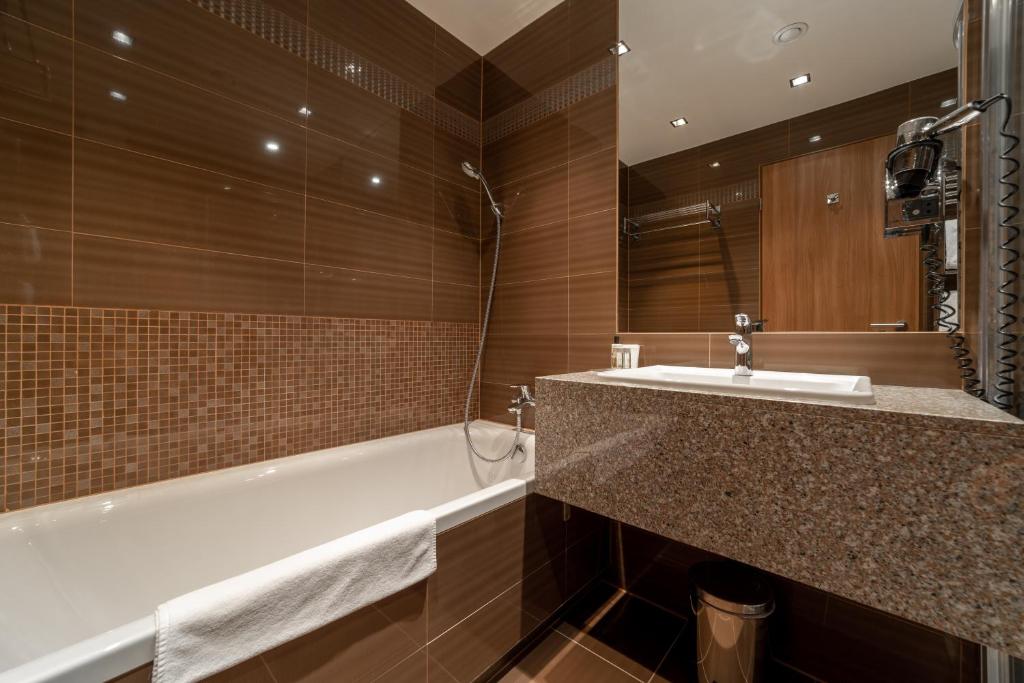 Hotel Pagony Wellness - Resim 41