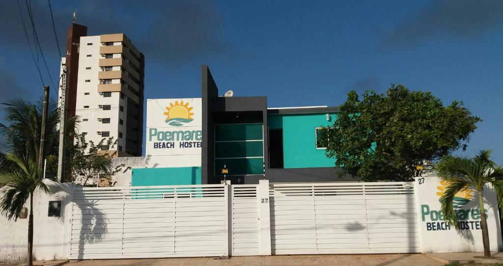  Poemares Beach Hostel