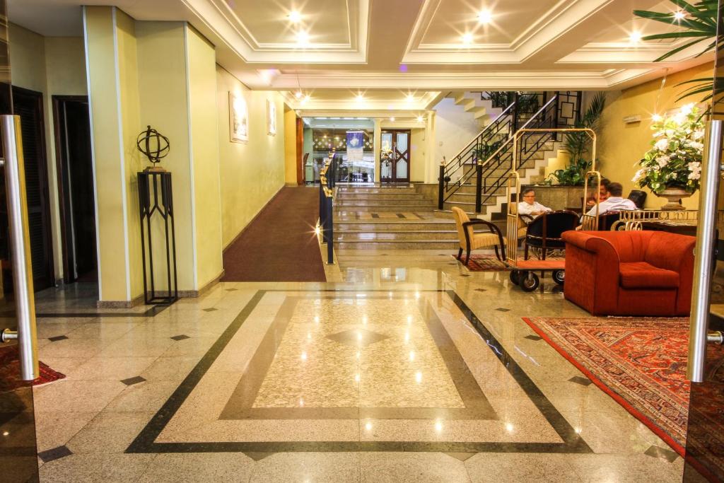  Trevi Hotel e Business