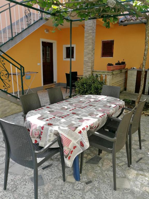 Patio nebo venkovní prostory v ubytování Apartments Ines