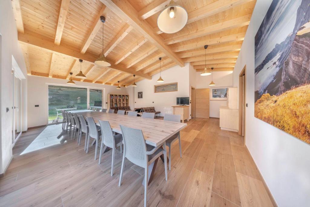 Kuchnia lub aneks kuchenny w obiekcie Chalet Dumbria Dolomites