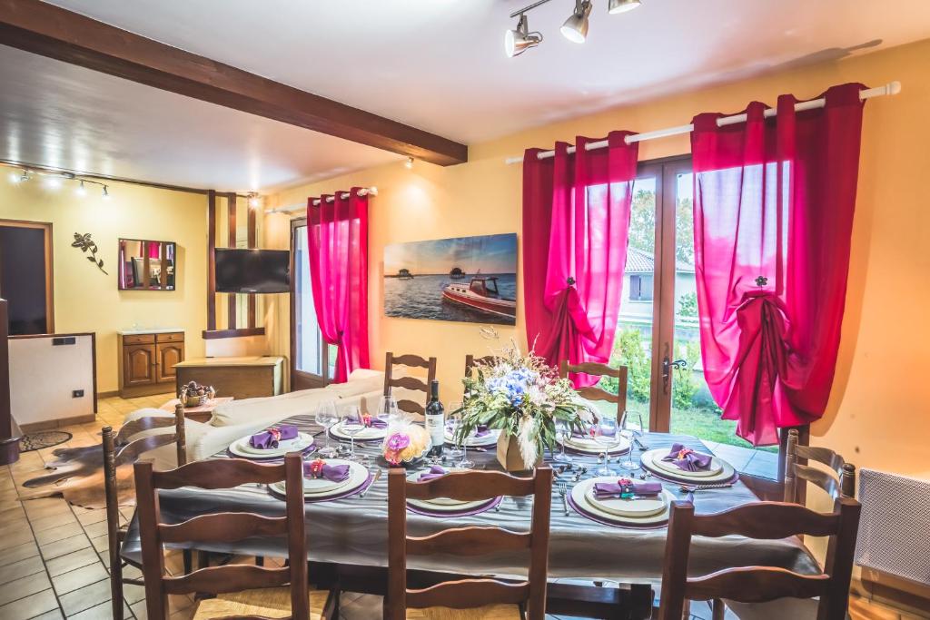 TV a/nebo společenská místnost v ubytování Gîte chez PAT