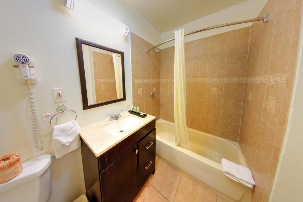 Palm Tropics Motel - Quarto Queen Com 2 Camas Queen-size