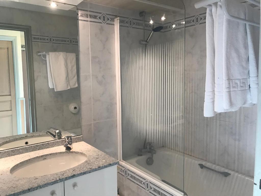 Koupelna v ubytování Hotel et Résidence Le Clos Cerdan