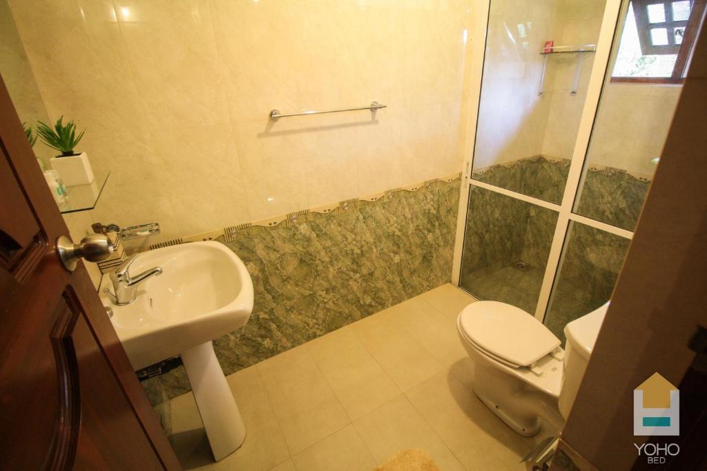 Airport Green Olive Villa - 16