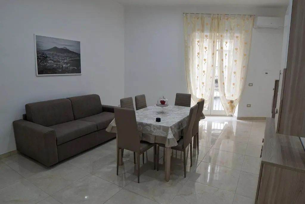 Casa Beatrice, Napoli, Italia