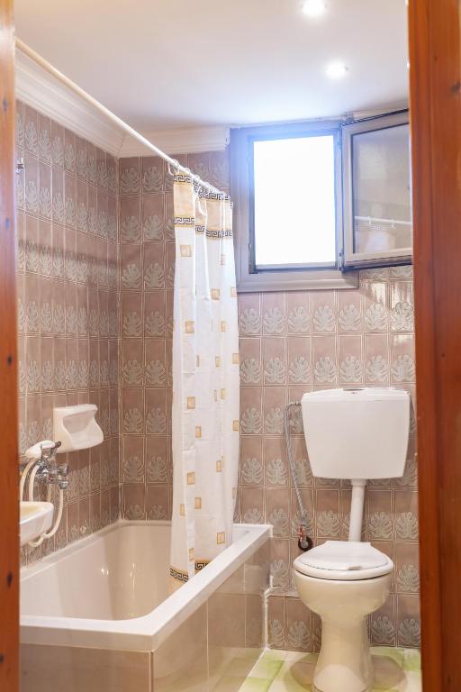Koupelna v ubytování Aeolos Hotel