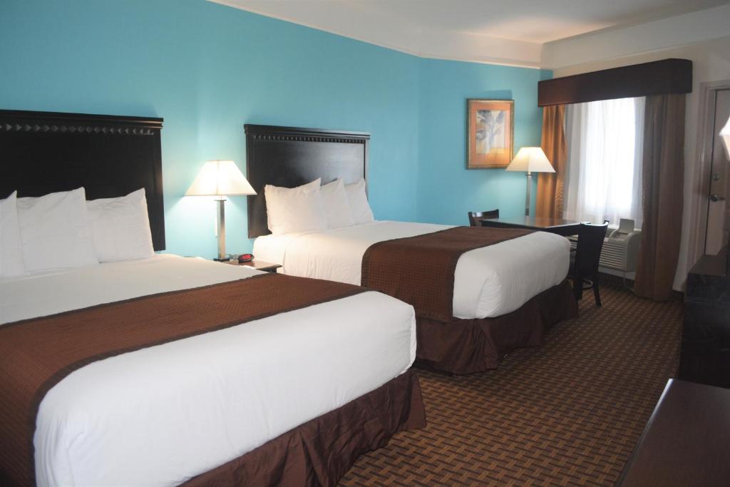 Baymont by Wyndham Galveston photo