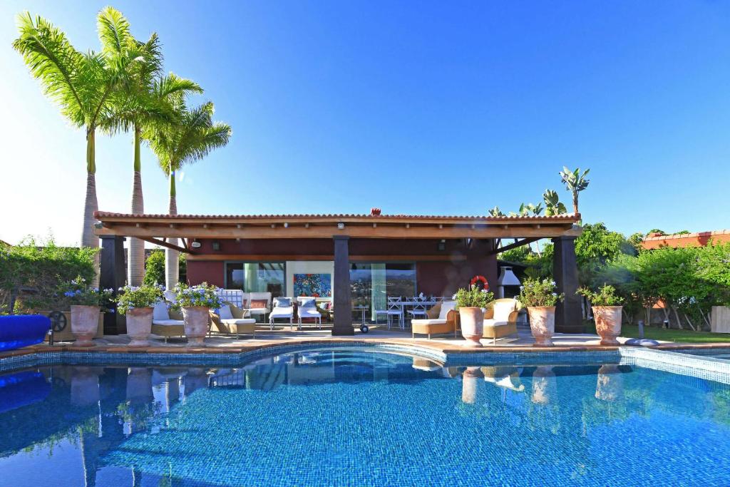The swimming pool at or close to Salobre Imperial La Canela